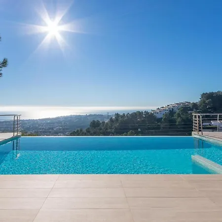 Luxury With Stunning Sea View